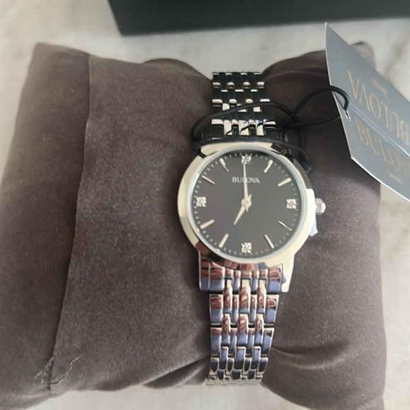 Nwt- Bulova Women's Watch - Elegant Timepiece - Picture 3 of 8